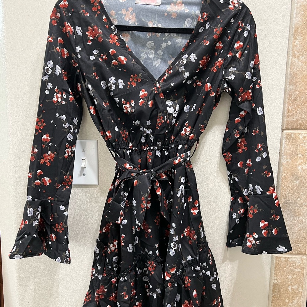 Bell sleeve floral dress